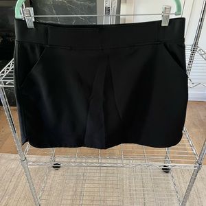 32 Degrees black women’s skirt/skort size Large